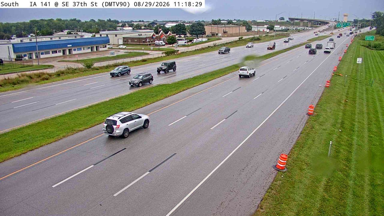 IA 141 @ MM 154.7 (SE 37th St) live camera view