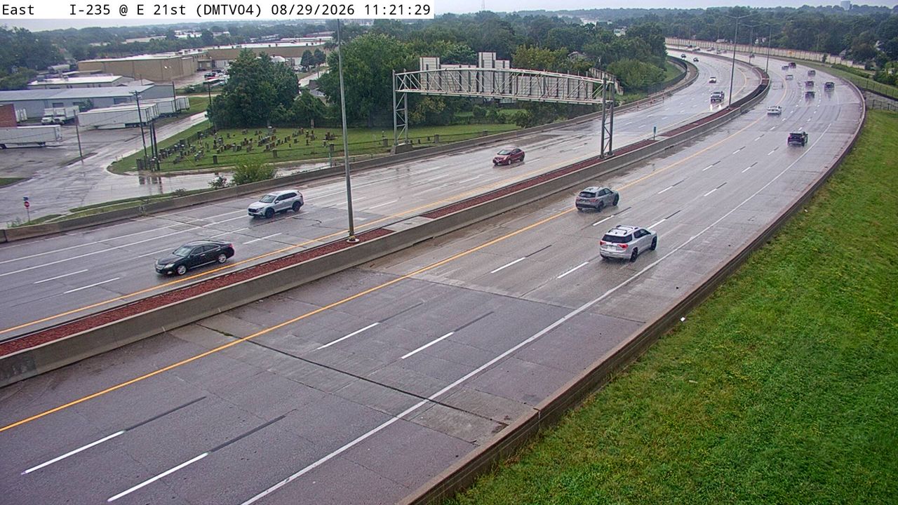 I-235 @ MM 10.8 (E 21st St) live camera view