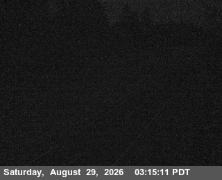 US-101 : South Of US-199 - Looking North (C014) live camera view