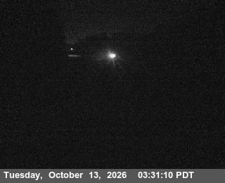 US-101 : South Of US-199 - Looking South (C014) live camera view
