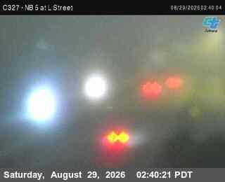 (C327) I-5: L St live camera view