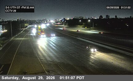 I-5 : (29) 17th Street (7th) live camera view