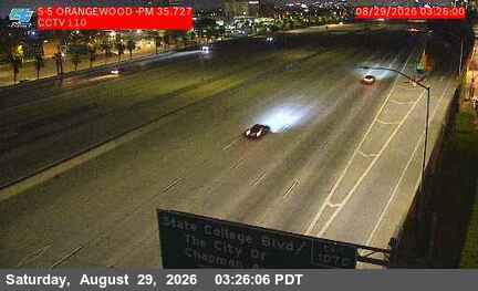 I-5 : (110) Orangewood Avenue live camera view