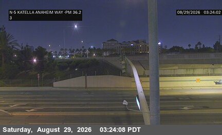 I-5 : (530) Katella & Anaheim Way live camera view