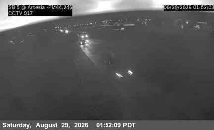 I-5 : (917) SB I-5 at Artesia live camera view