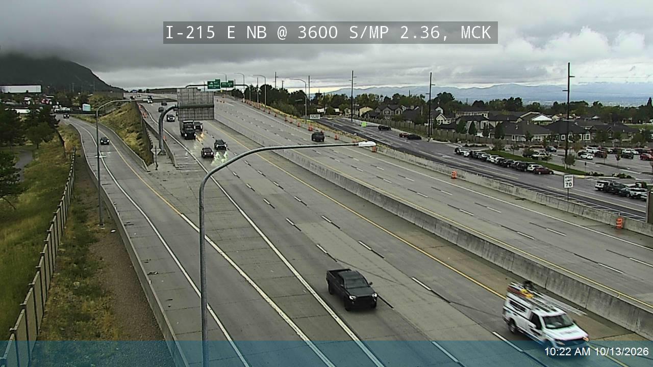 I-215 E NB @ 3600 S / MP 2.36, MCK live camera view