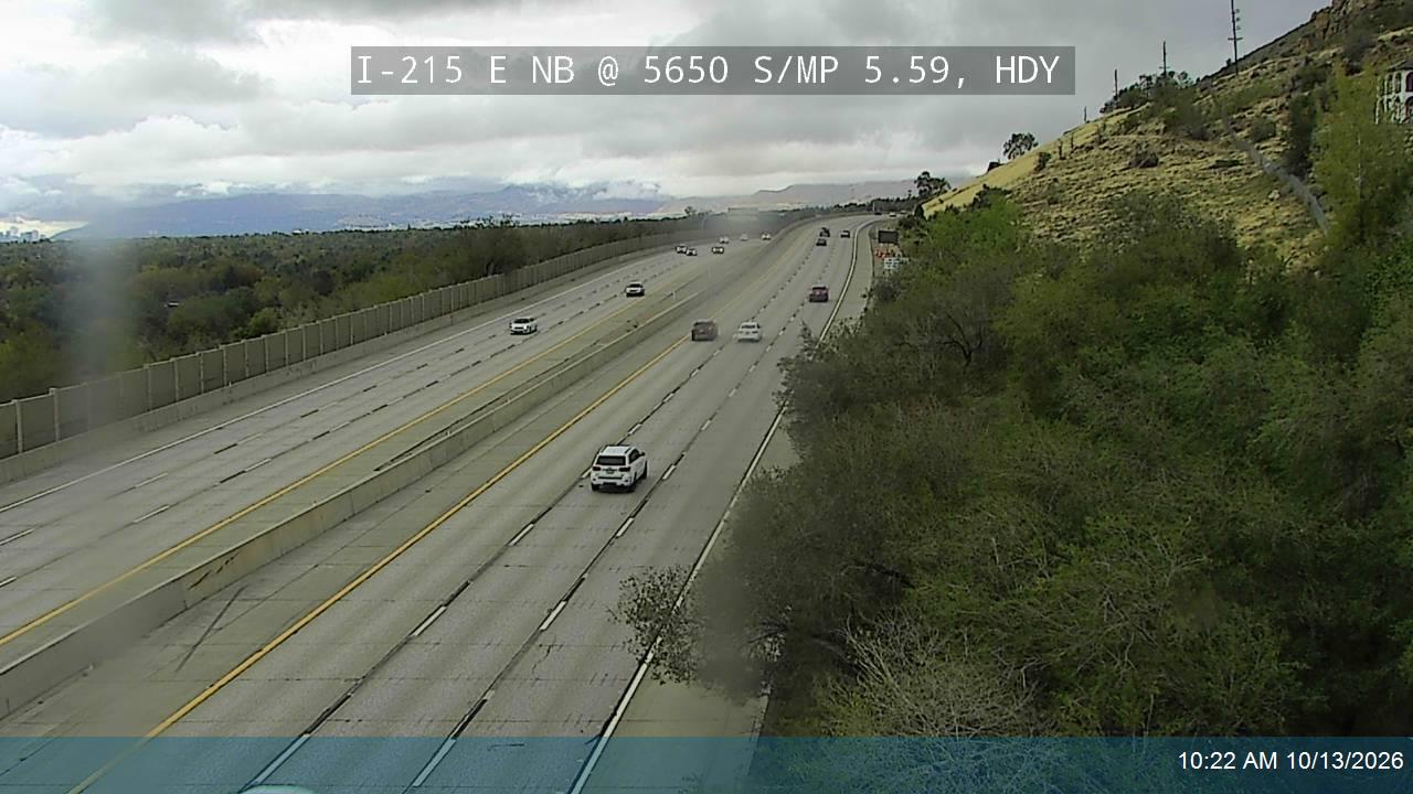 I-215 E NB @ 5650 S / MP 5.59, HDY live camera view