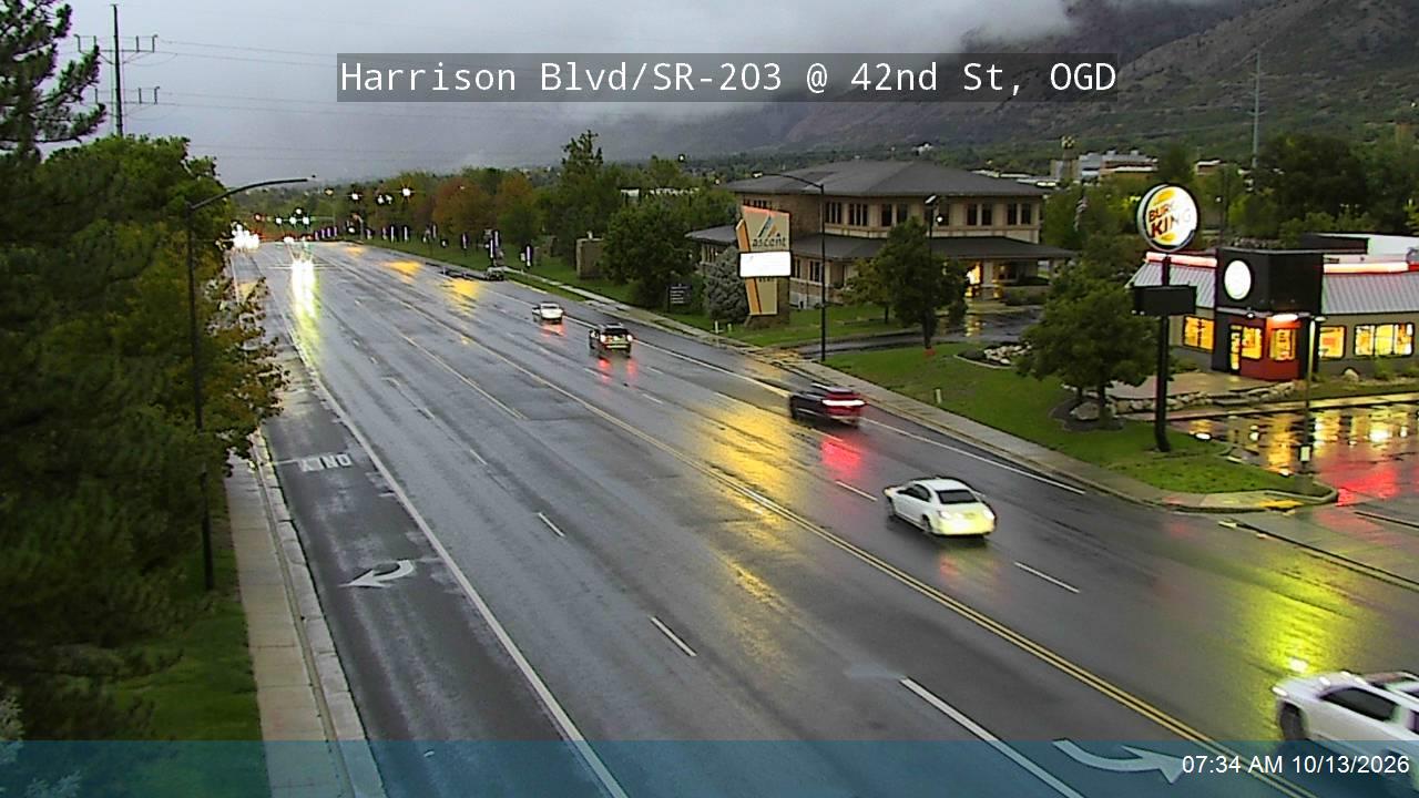 Harrison Blvd / Wildcat Way / SR-203 @ 42nd St / Country Hills Dr, OGD live camera view