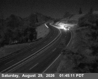 US-101 : South Ridgewood Grade - Looking North (C027) live camera view