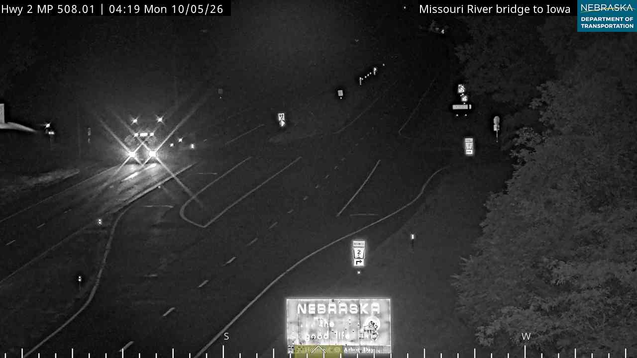 NE 2 Ne City River Bridge (West) live camera view