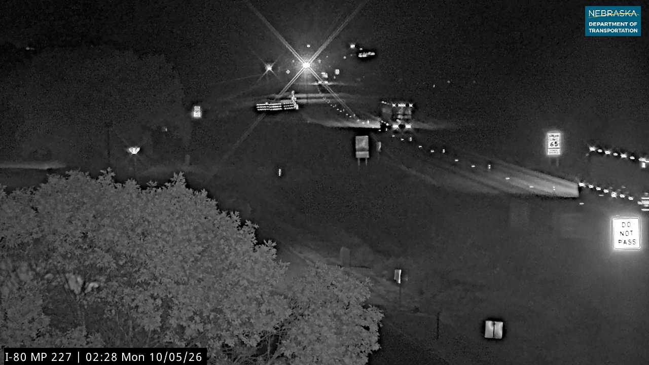 I-80 Darr (EB Rest Area) live camera view