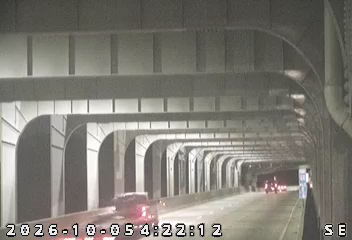 I-64 EB / 0.1 @ Sherman Minton Br Center Lower Deck live camera view