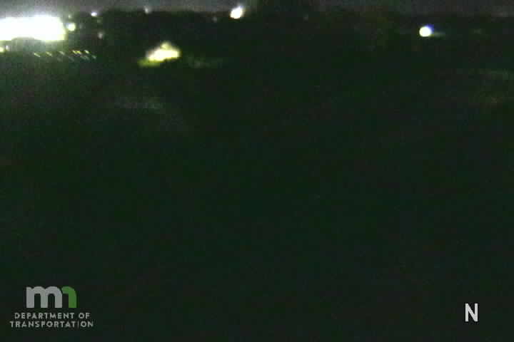 I-35W NB S of I-35E (Freeway Dr) live camera view