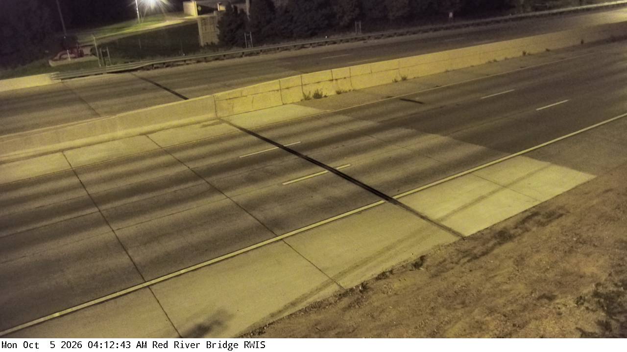 I-94 (Red River - Bridge) View 1 live camera view