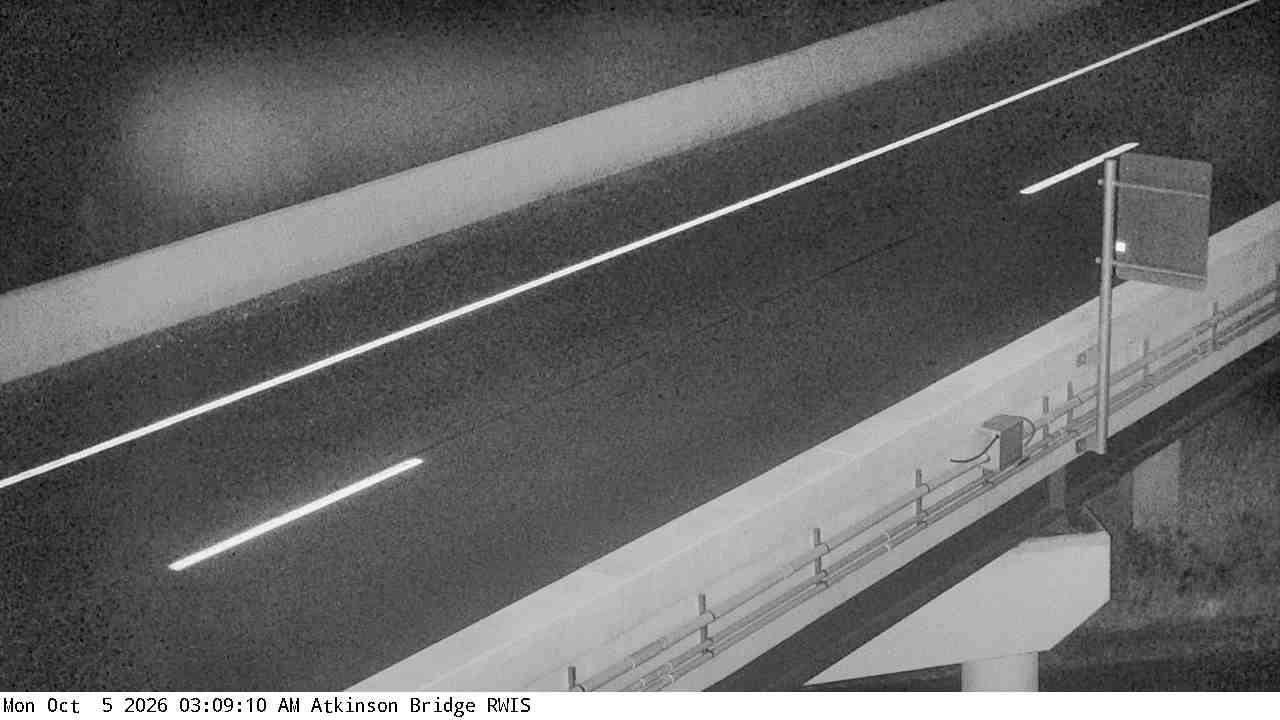 I-35 (Atkinson Br - MP 231) View 1 live camera view