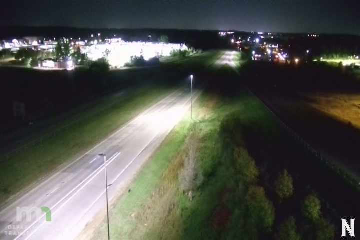 I-35 NB @ 210th St (Co Rd 70 - MP 81.9) live camera view