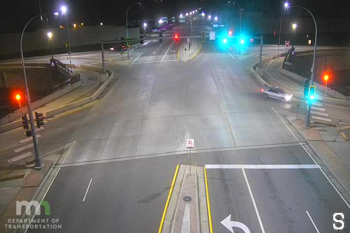 T.H.10 WB @ T.H.47 N-S (U.S. 169/Ferry St) live camera view