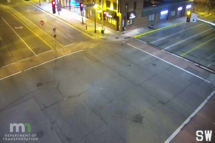 T.H.65 NB @ 40th Ave live camera view