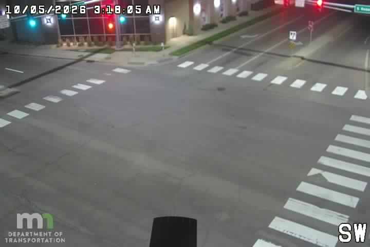 Robert St NB @ Wentworth Ave live camera view