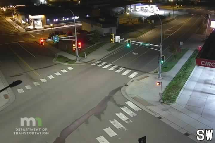 T.H.61 @ Broadway Ave live camera view
