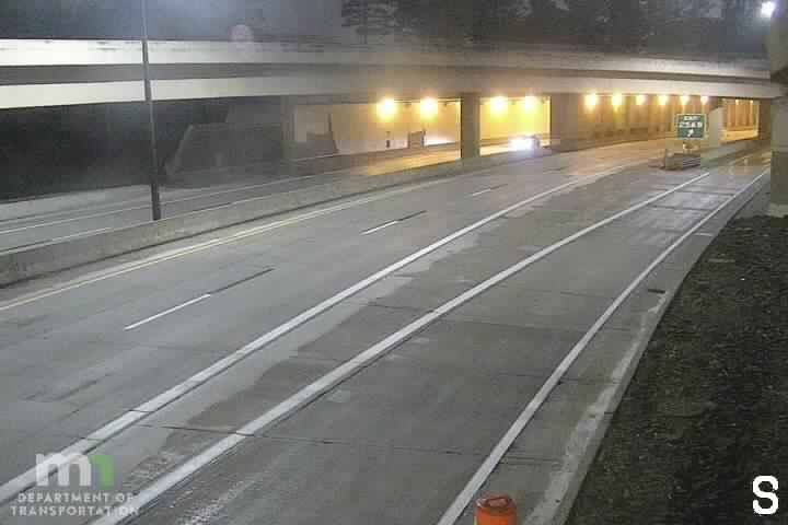 I-35 SB @ Lake Pl live camera view