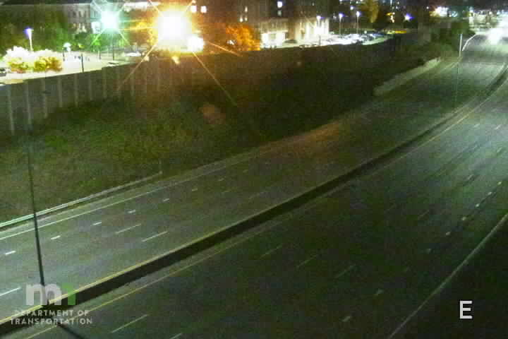 I-94 EB E of Cedar Ave (20th Av) live camera view