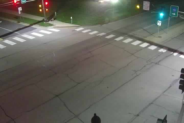 T.H.13 NB @ Main St (160th St/Co Rd 44) live camera view