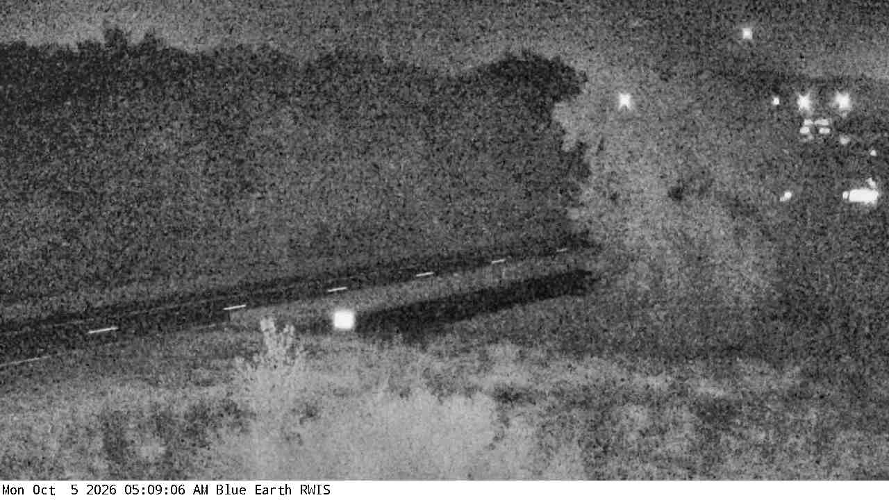 I-90 WB (Blue Earth - MP 119) View 2 live camera view