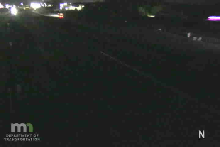 I-35 SB N of I-35W (MP 128) live camera view