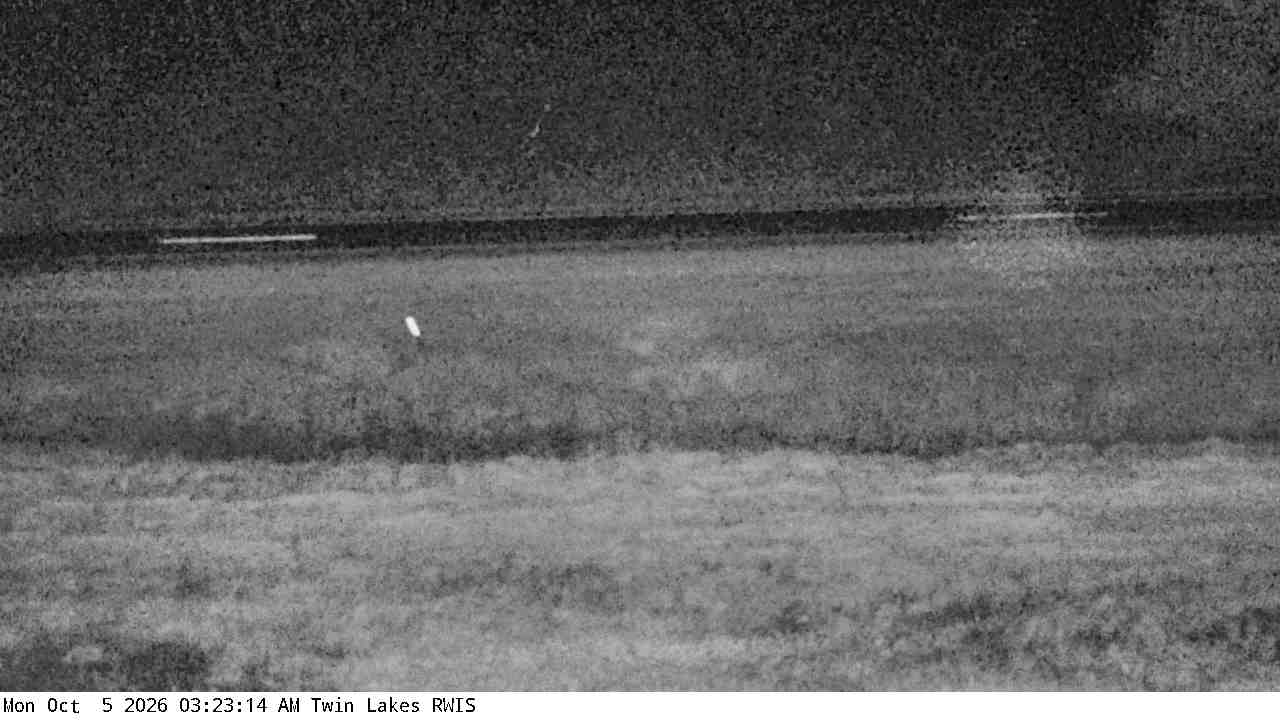 I-35 (Twin Lakes - MP 1) View 1 live camera view