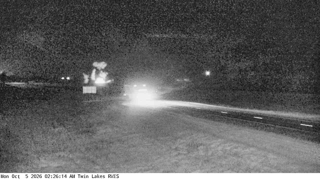 I-35 (Twin Lakes - MP 1) View 4 live camera view