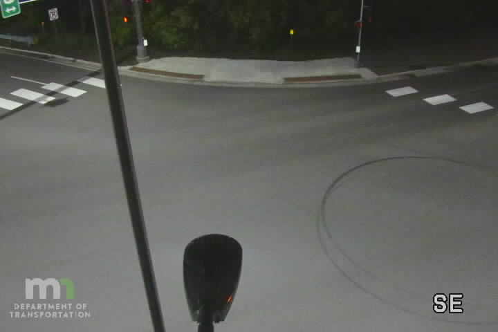 T.H.61 SB @ Frost Ave (Parkway Dr) live camera view