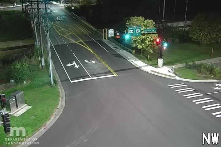 U.S.169 NB @ Cedar Lake Rd EB (East Intersection) live camera view