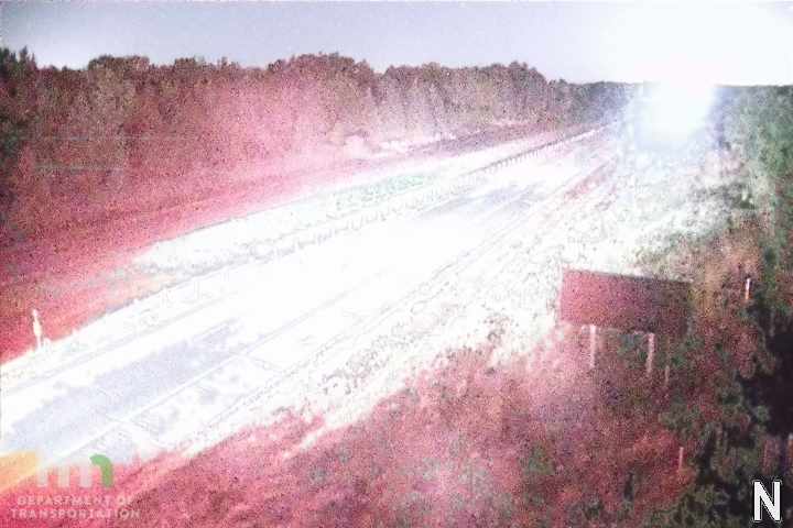 I-35 NB N of Co Rd 17 (MP 145.2) live camera view