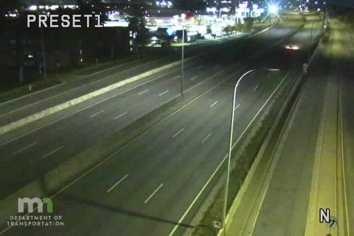 T.H.100 NB @ 25.5 St W (Barry St) live camera view