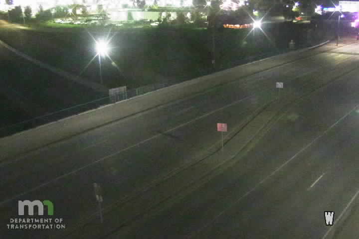 I-35 NB @ Co Rd 2 (Broadway Av) live camera view