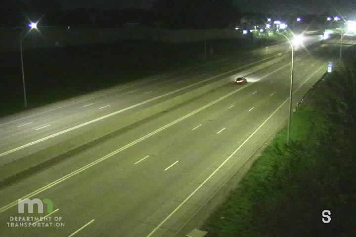 I-35E SB N of Roselawn Ave live camera view