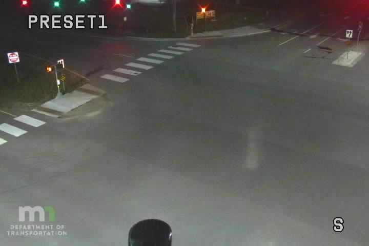 T.H.55 WB @ W Medicine Lake Dr live camera view