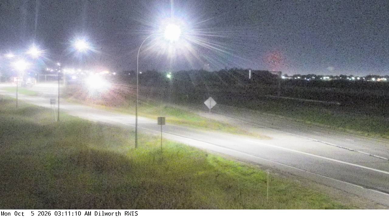 I-94 (Dilworth - MP 5) View 2 live camera view