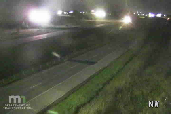 I-35E NB S of I-35W (MP 126.6) live camera view
