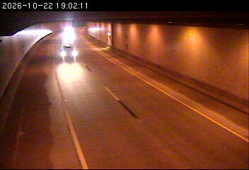 I-35 SB (Leif Ericson Tunnel) live camera view