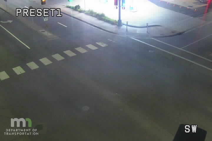Robert St NB @ Moreland Ave live camera view