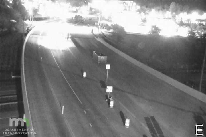 T.H.61 SB @ 80th St live camera view