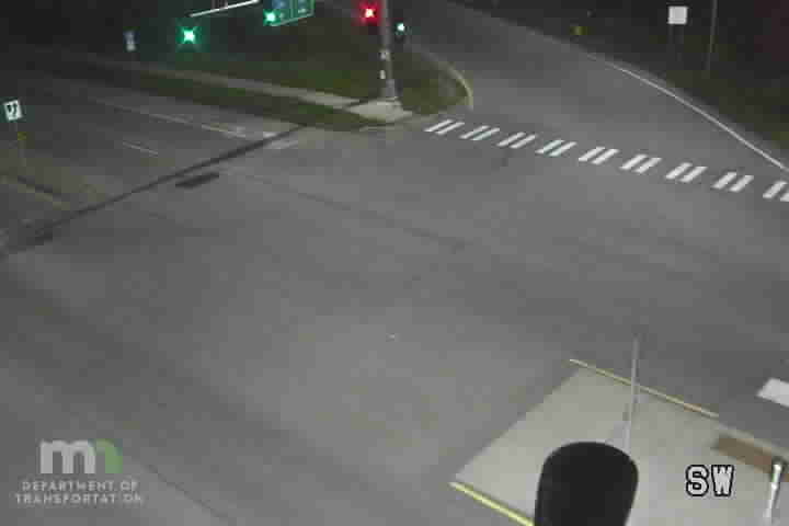 T.H.36 WB @ White Bear Ave NB live camera view