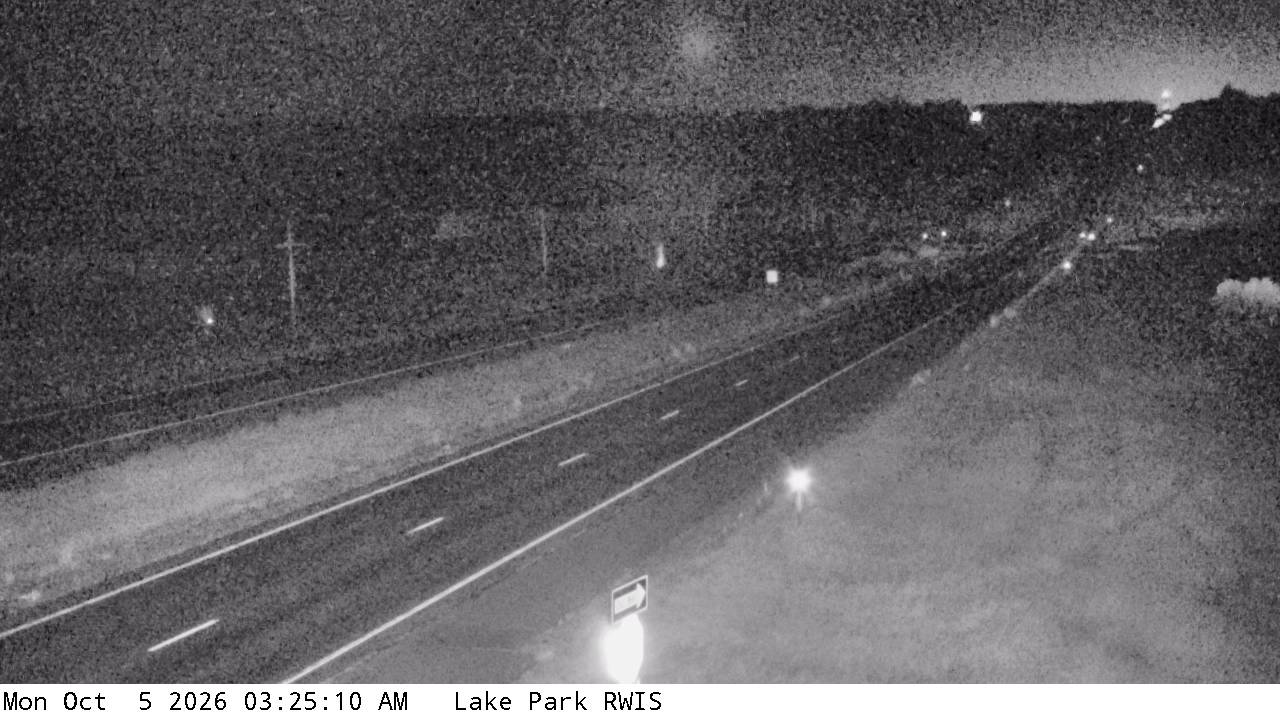 U.S.10 (Lake Park - MP 32) View 1 live camera view