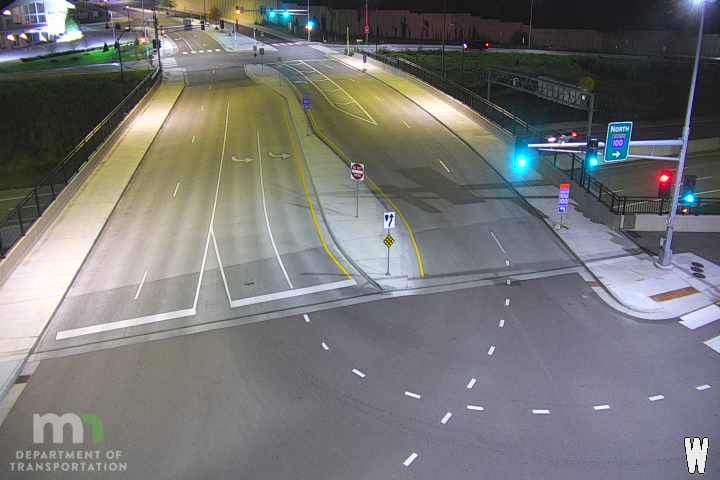 T.H.100 NB @ Vernon Ave (E ramp) live camera view