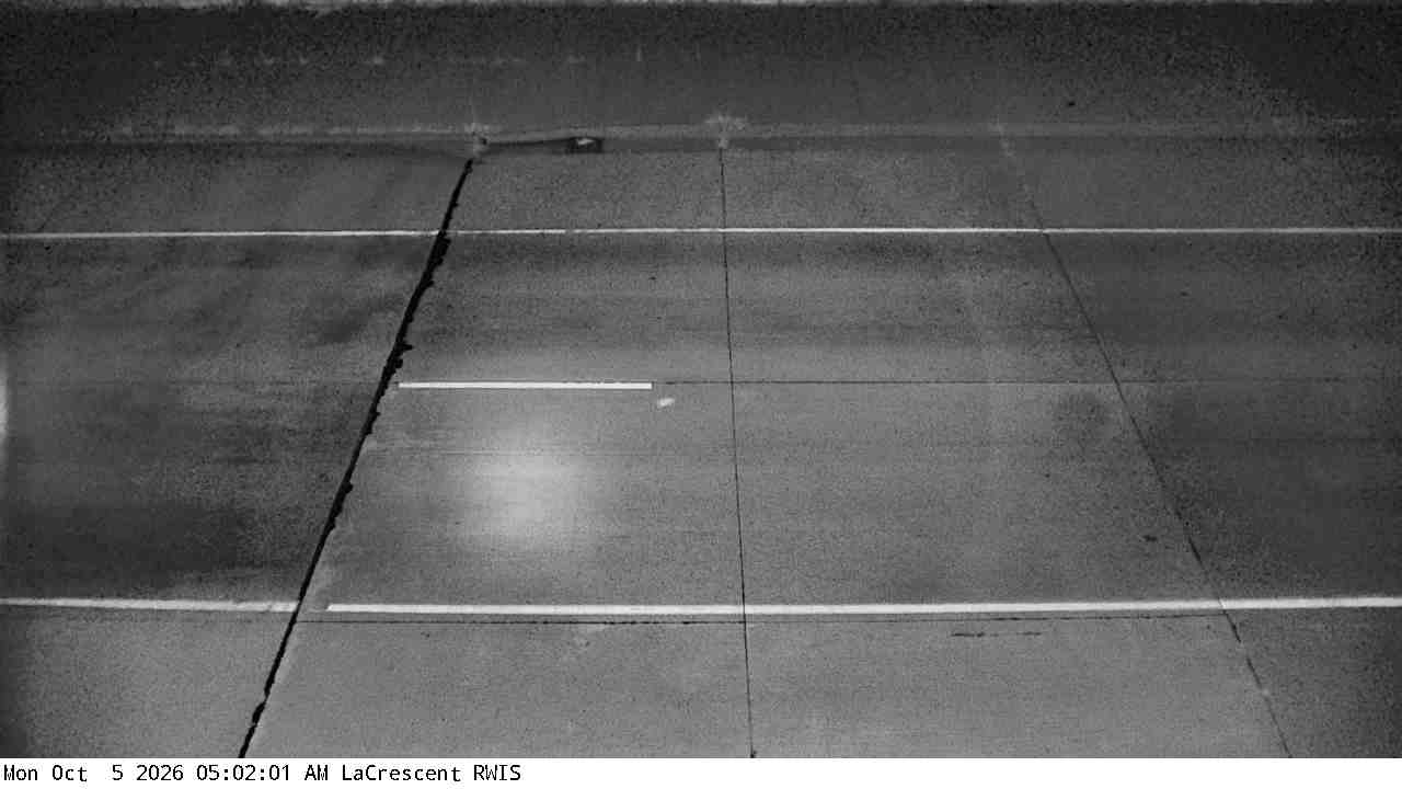 I-90 EB (La Crescent - MP 276.4) View 1 live camera view