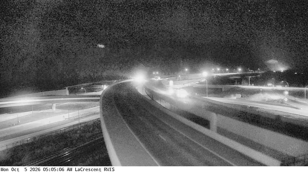 I-90 EB (La Crescent - MP 276.4) View 2 live camera view