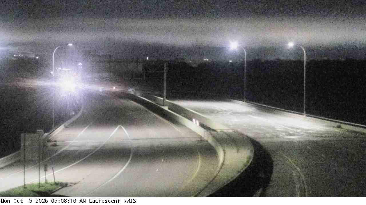 I-90 EB (La Crescent - MP 276.4) View 3 live camera view