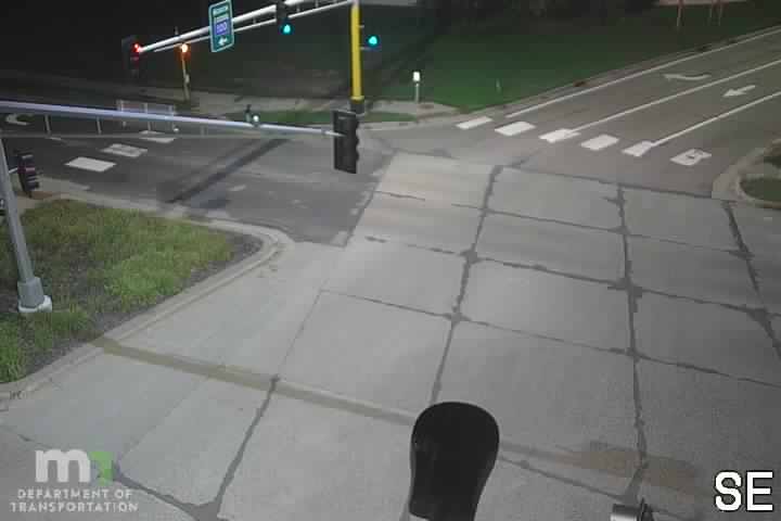 T.H.100 NB @ W 70th St WB live camera view